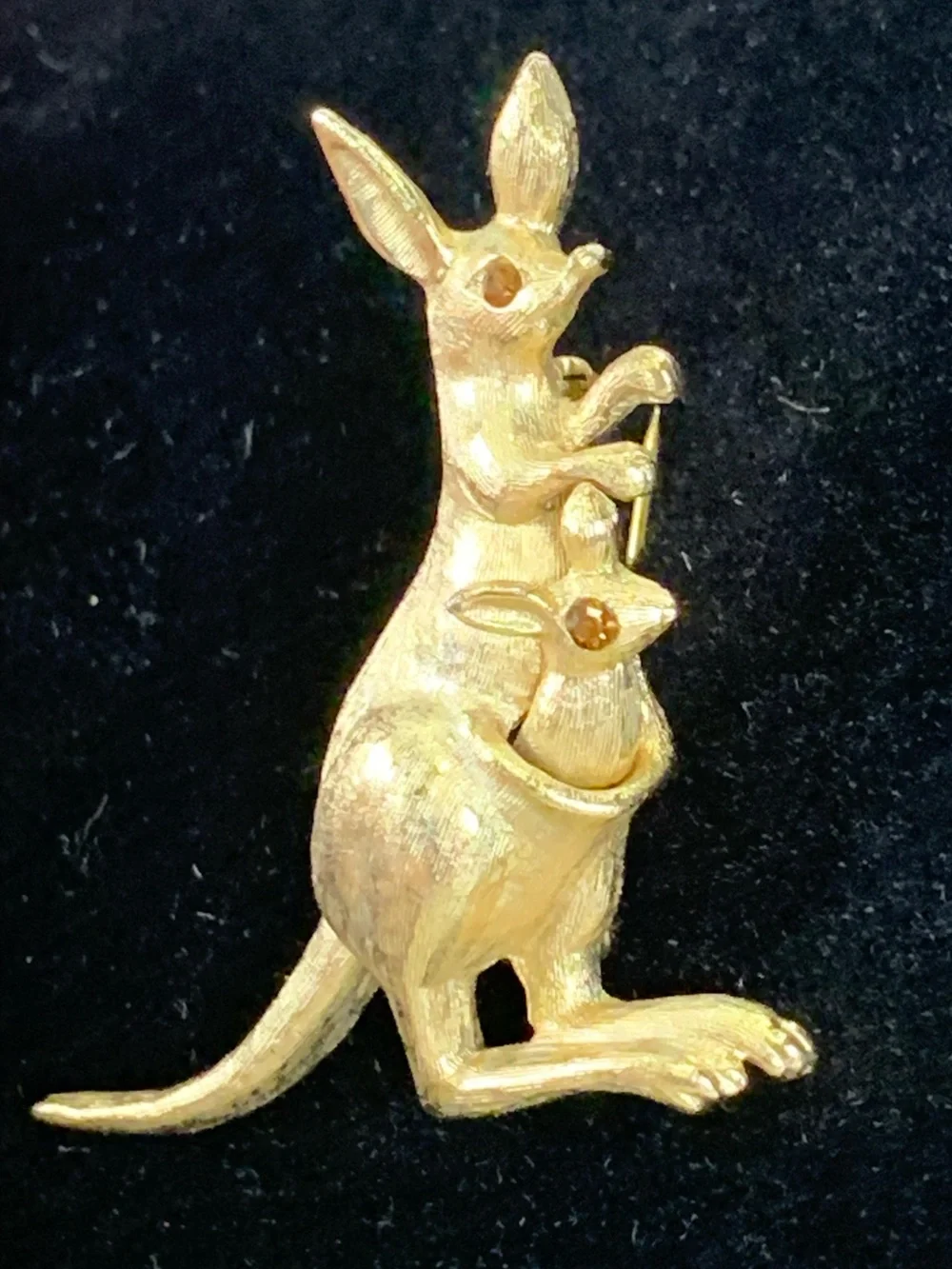 Vintage Avon Mechanical Kangaroo Brooch Pop Up Joey Articulated